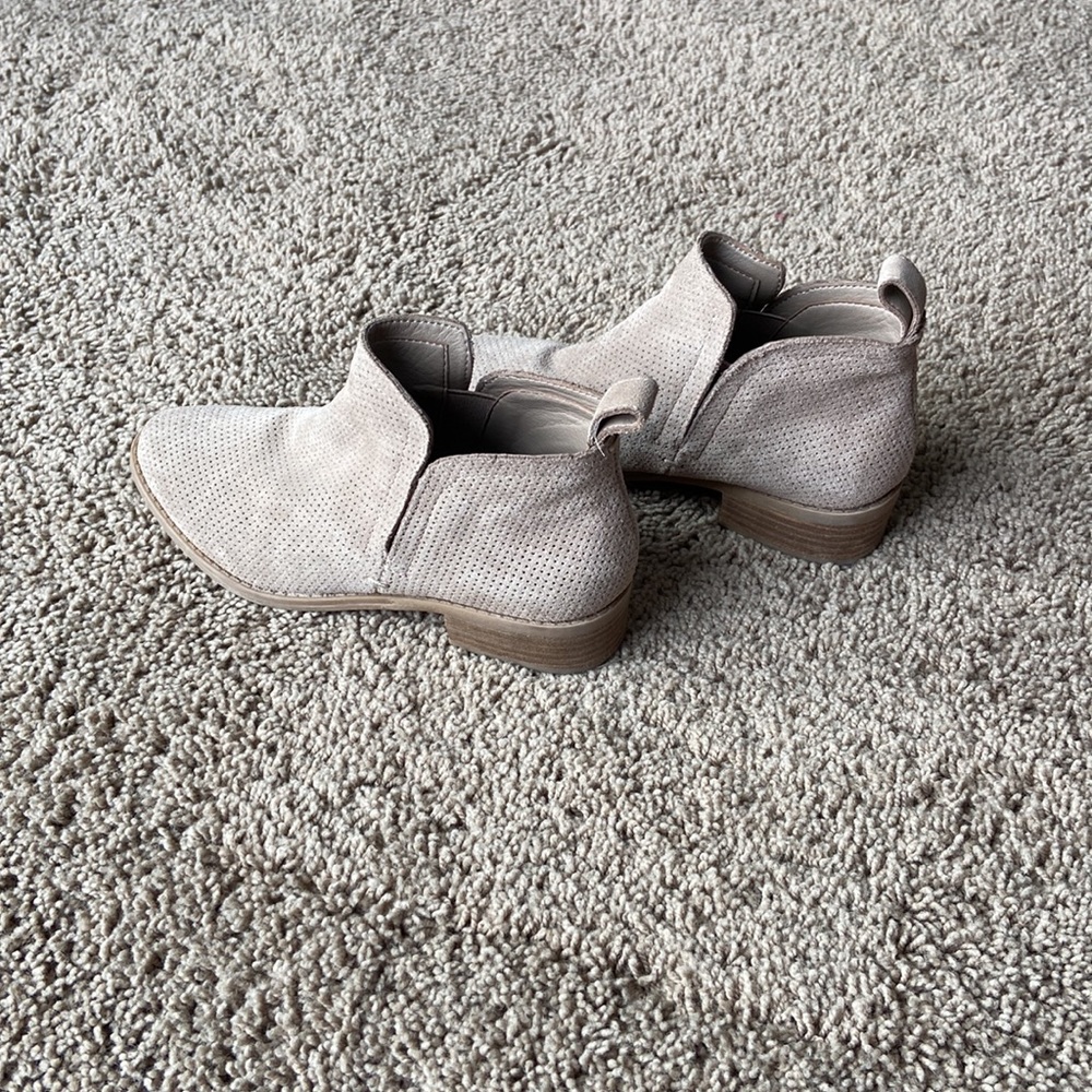 Dolce vita bootie - size 5.5